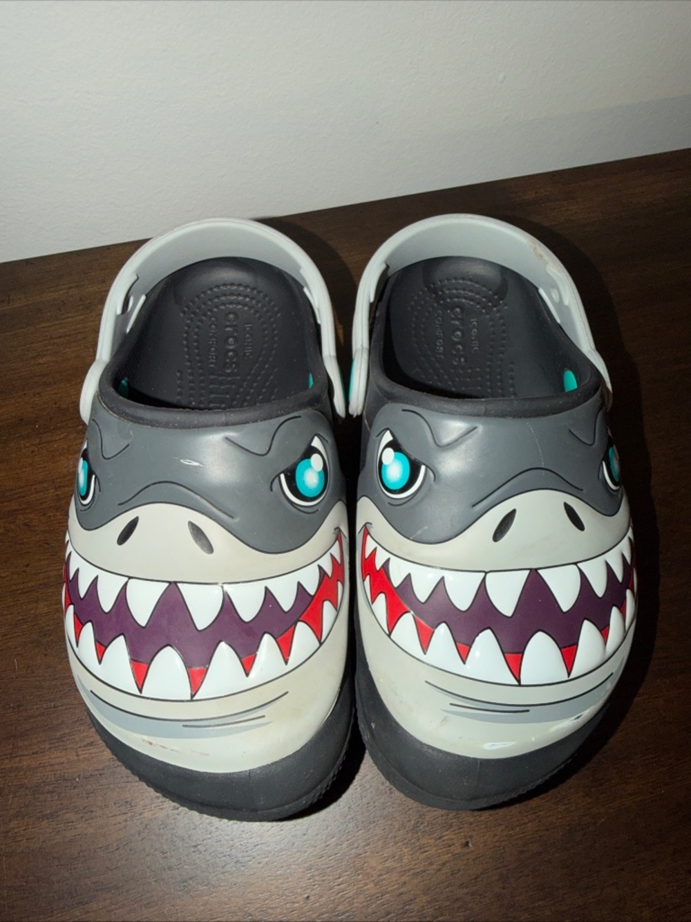 Crocs Classic Clog Kids Fun Lab Black Shark Light up Size C 12 Slip On San
